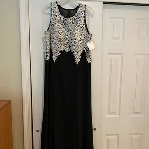 Evening/prom/wedding gown embroidered NWT